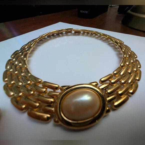 Vintage Givenchy Gold Tone Panther Link Choker Necklace w/ Pearl 18" - Picture 8 of 9